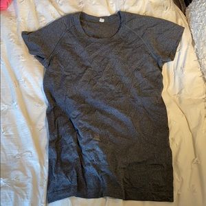 Gray lululemon “swiftly tech” short sleeve shirt